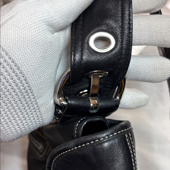 Coach Soho Baguette 2006 - Picture 16 of 17